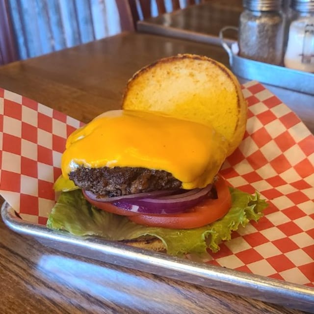 Kid's Cheeseburger.